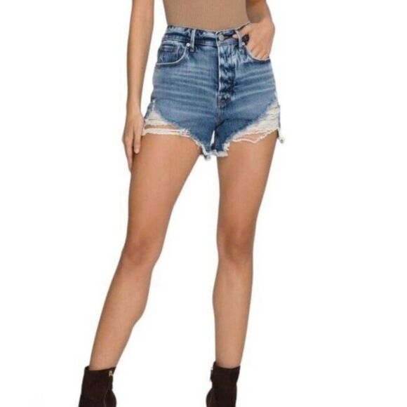 Good American Denim SHORTS BOMBSHELLdistressed  Blue Wash GBS991T  Size 4/27 - Picture 1 of 6
